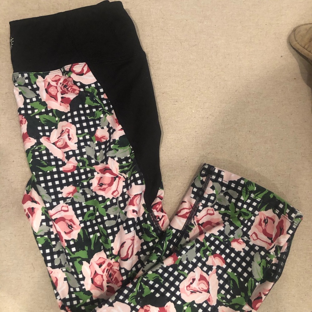 Rose and gingham checker pattern leggings